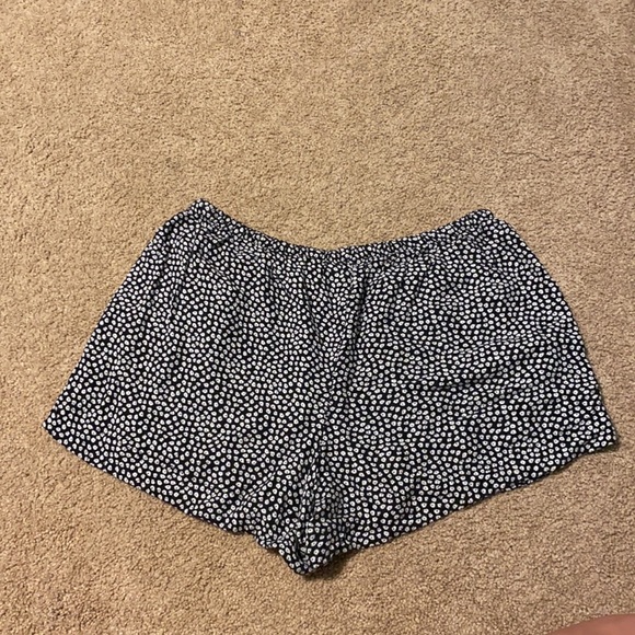 American Eagle floral soft shorts - Picture 2 of 3